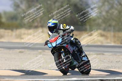 media/Dec-01-2025-Moto Forza (Mon) [[2daa91e15f]]/2-Intermediate Group/Session 3 (Turn 3)/
